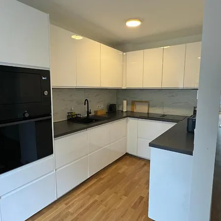 Star Living Near Frankfurt *